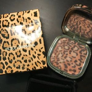 Dolce and Gabbana animalier glow bronzing powder